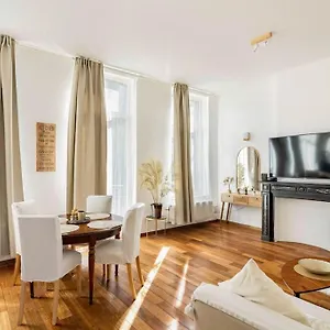  Apartment Bel Proche De Gare Du Midi, A Cote Du Centre